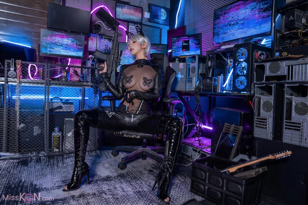 Coser@云溪溪 (Yunx1x1): 猫影 (90 photos + 1 video)