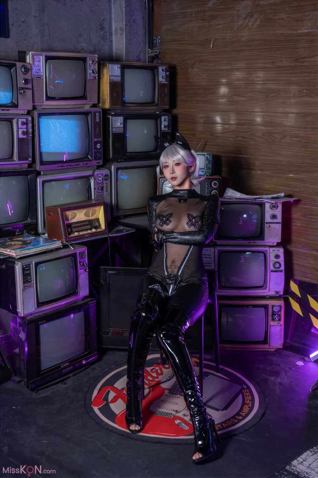 Coser@云溪溪 (Yunx1x1): 猫影 (90 photos + 1 video)