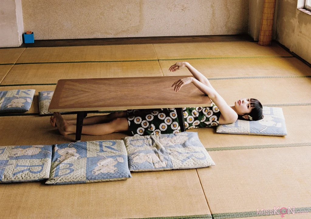 [JP] Ano (あの): 写真集 あの在処 (187 photos)