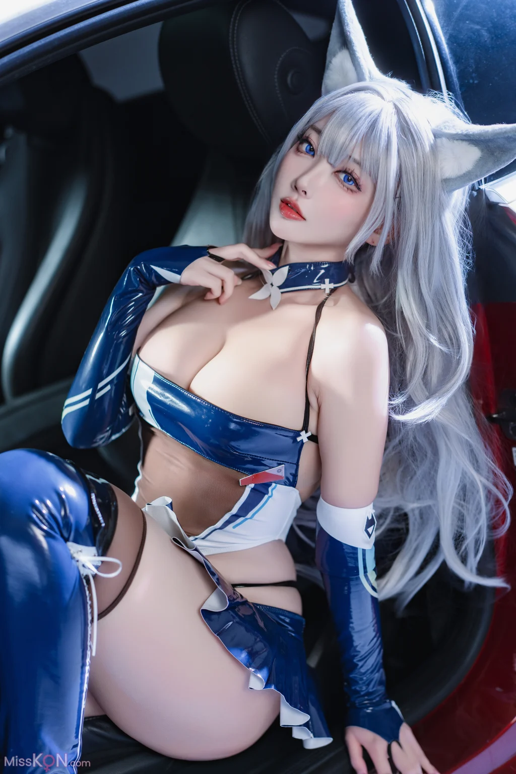 Coser@宫本桜: 碧蓝航线 信浓 轰鸣的银轮 (20 photos)