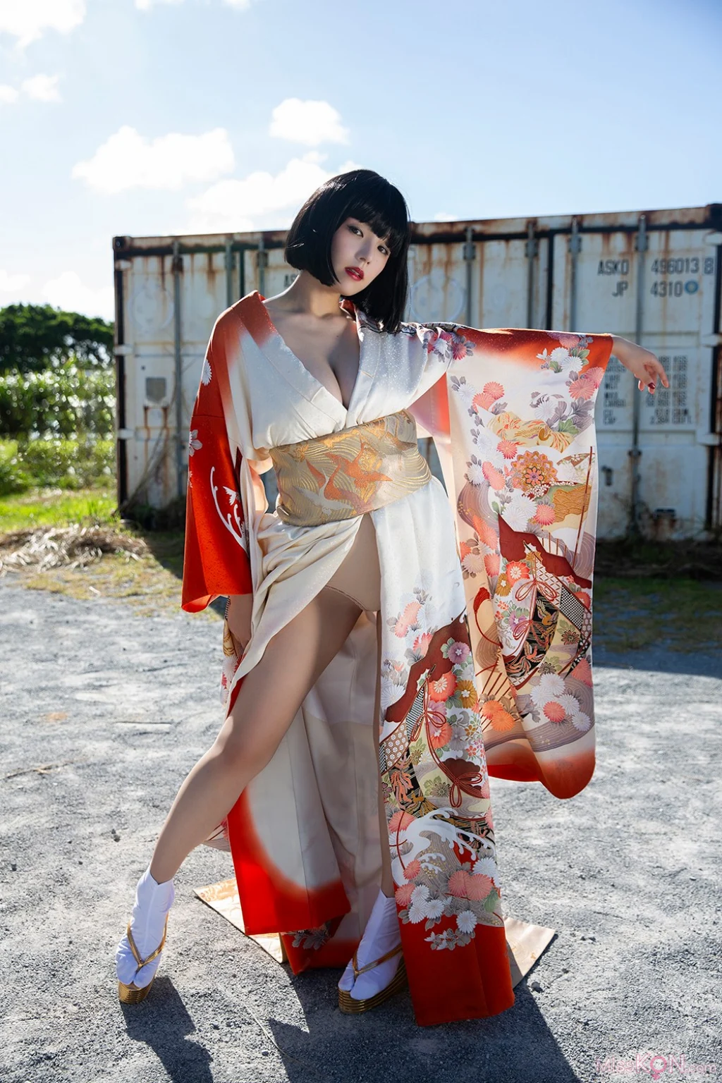 [JP] Ai Shinozaki (篠崎愛): 【デジタル限定 週プレ PHOTO BOOK】セレクト写真集「バラエティHコスプレ」 (46 photos + 1 video) – Page 2