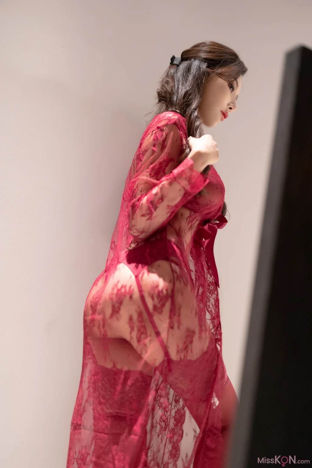 [内购无水印] 王馨瑶Yanni: 酒红色情趣套装 (86 photos)