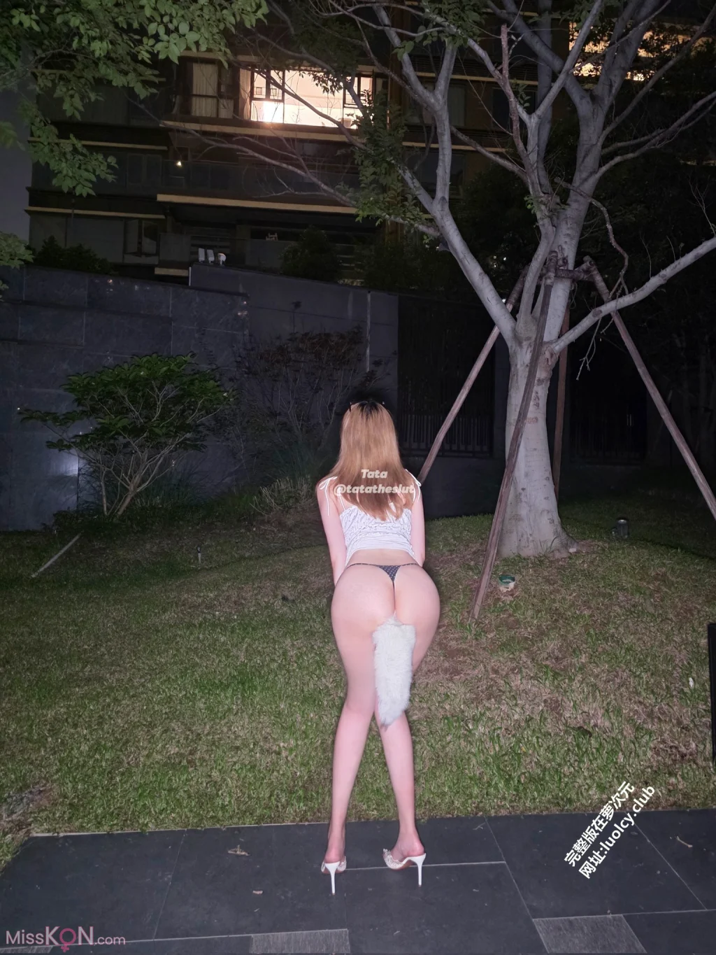 [OtherXXX] Tata: 极品反差婊户外露出福利 (141 photos + 17 videos)