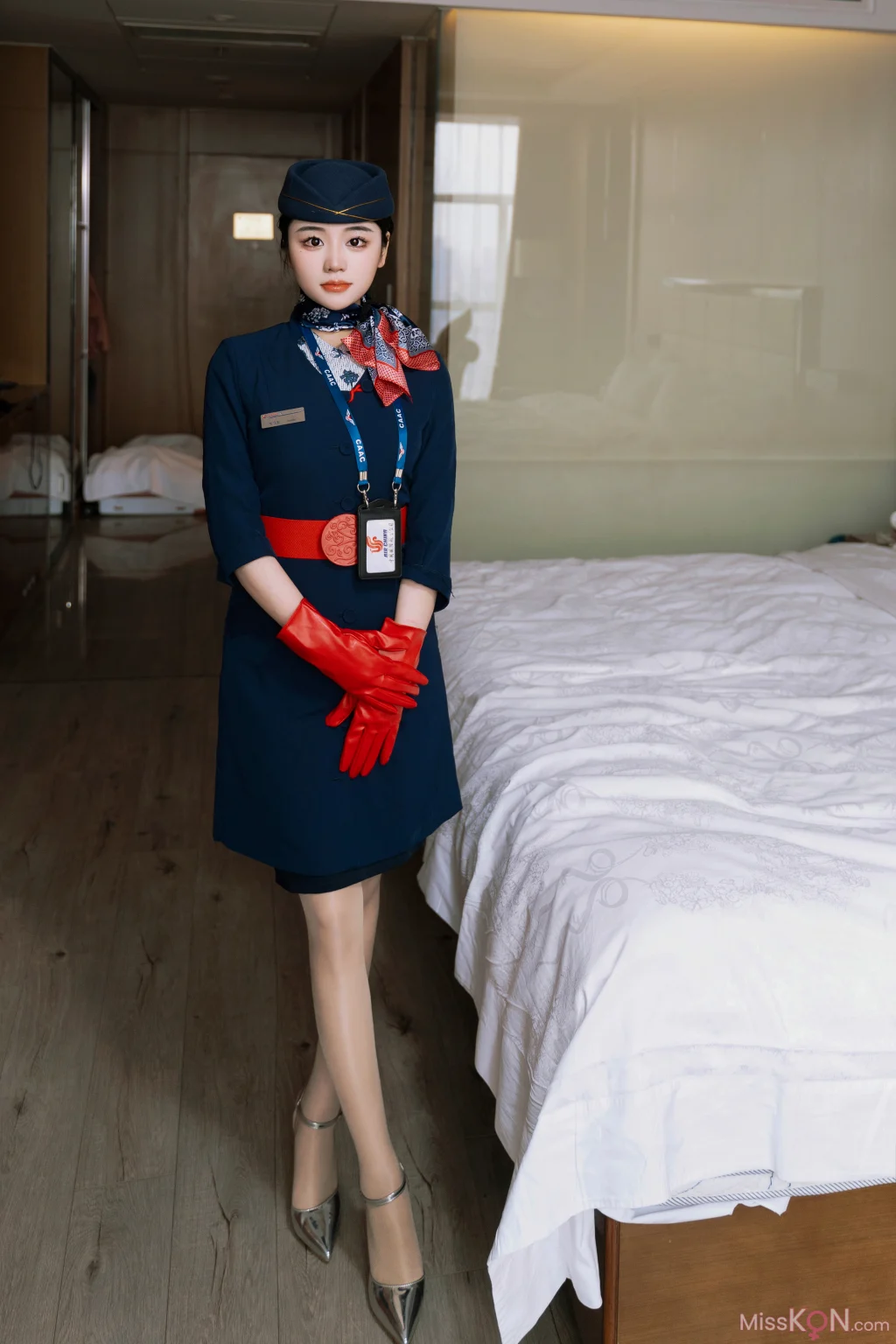 [内购无水印] 汐汐爱吃草莓: 青花空姐制服 (69 photos)