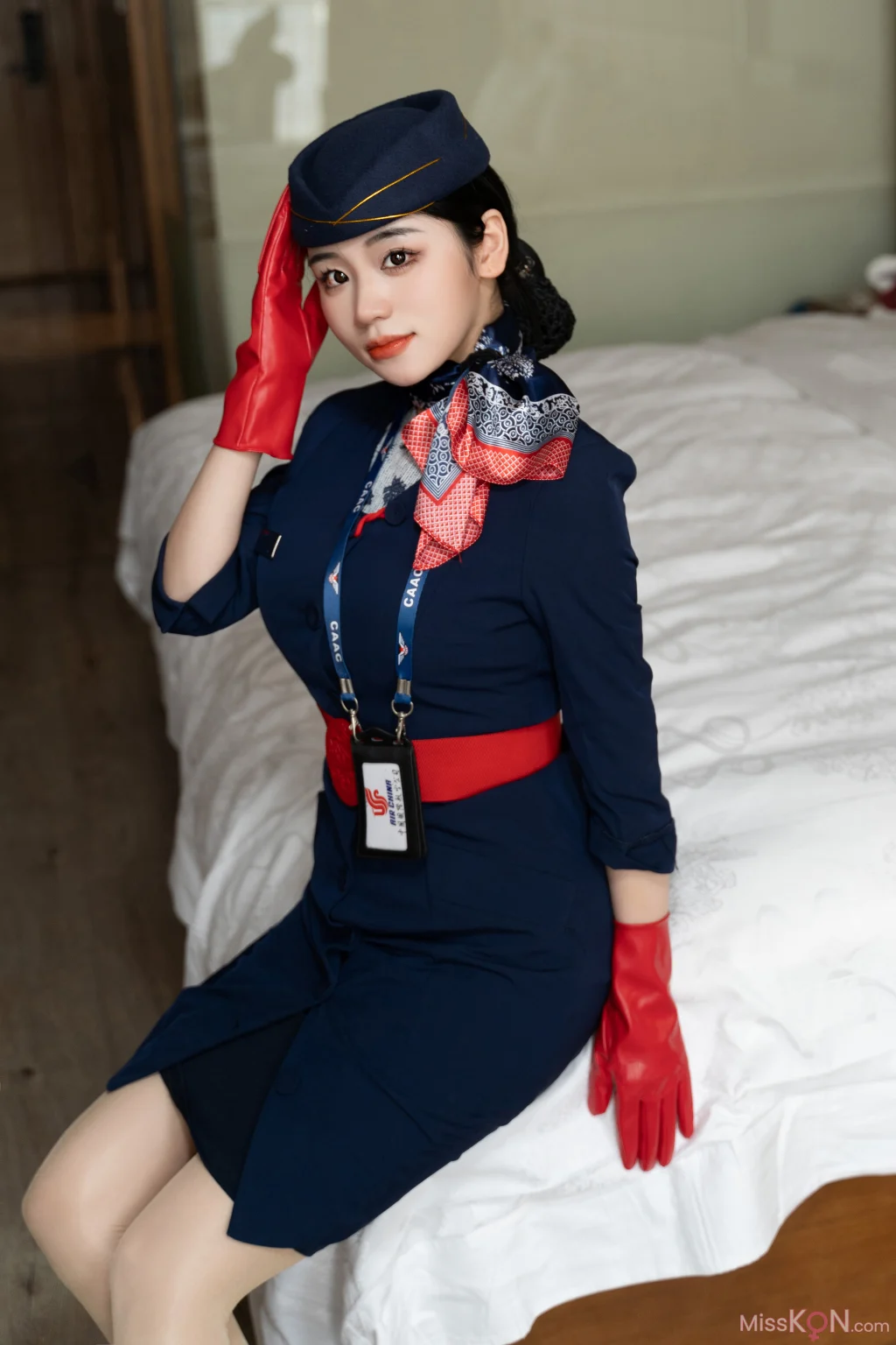[内购无水印] 汐汐爱吃草莓: 青花空姐制服 (69 photos)