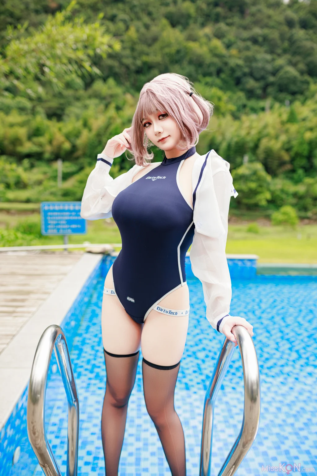 Coser@阿雪雪: 盛夏水泳 (25 photos)