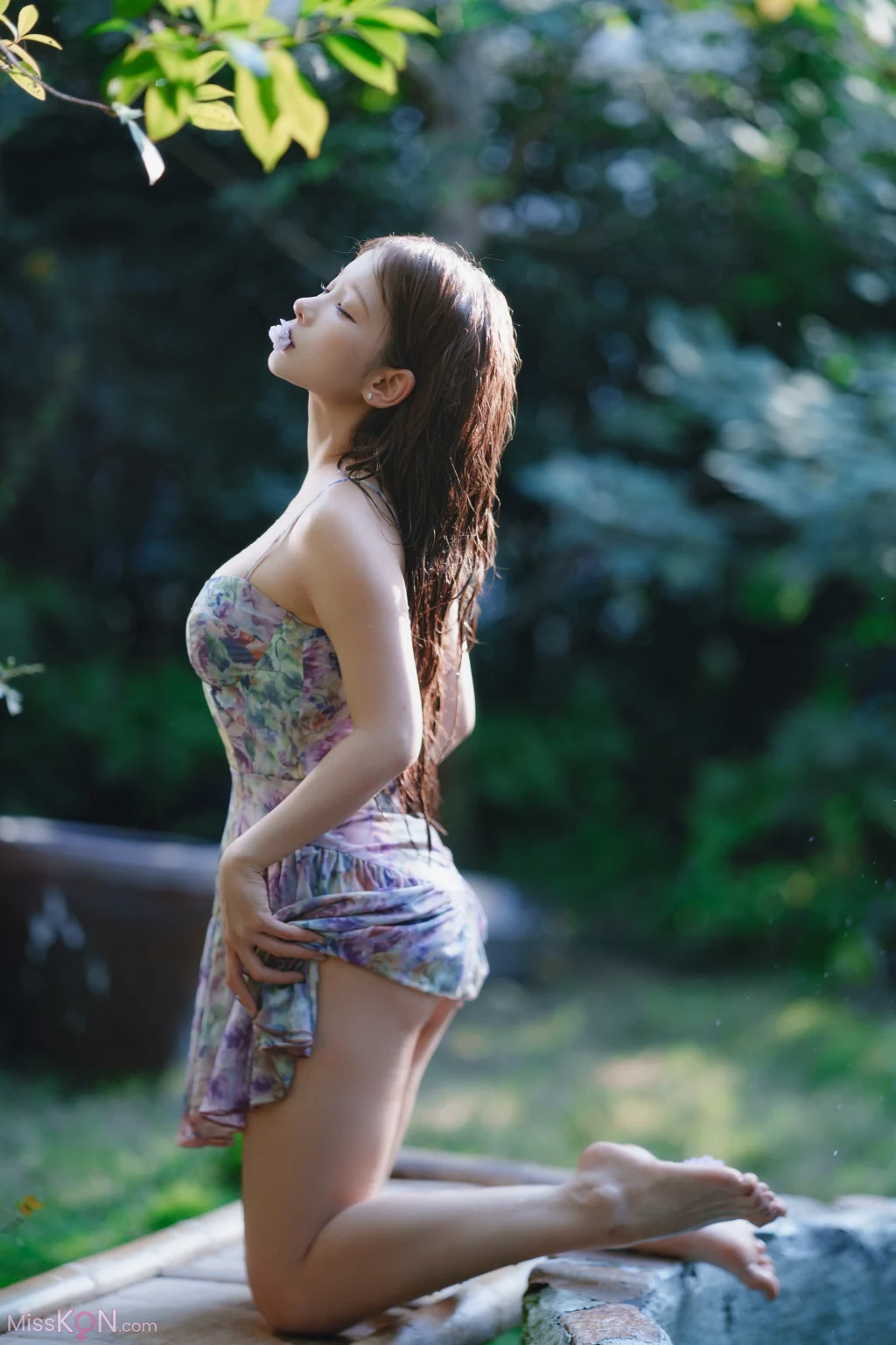 Coser@蠢沫沫: 水池碎花裙 (27 photos)