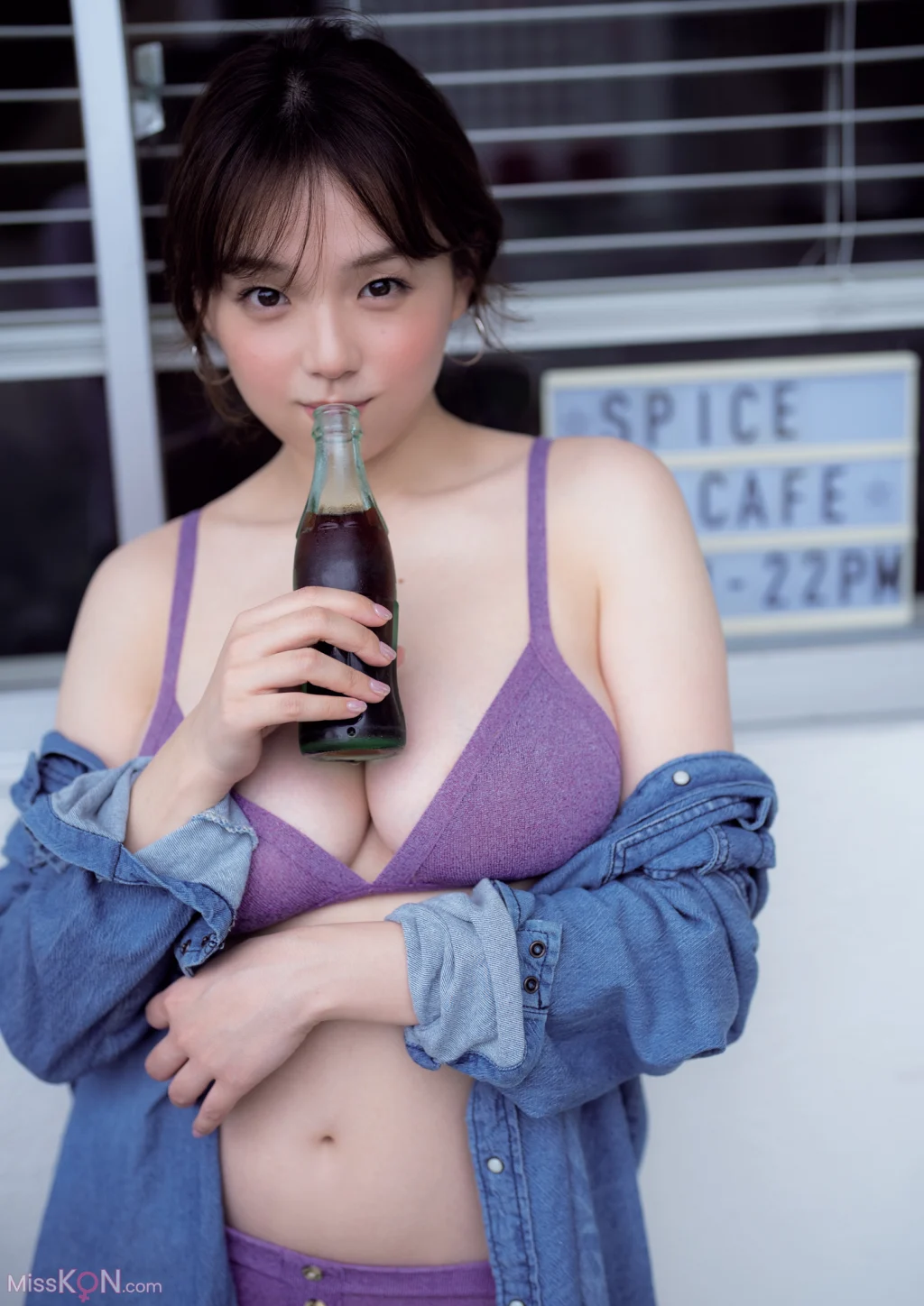 [JP] Ai Shinozaki (篠崎愛): 写真集 YOUNG CHAMPION 15years Memory (152 photos)