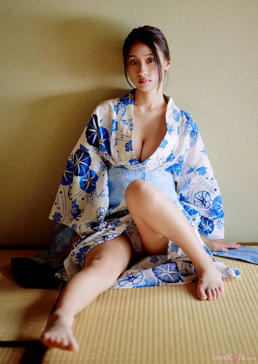 [JP] Sumida Ayano (澄田綾乃): 【デジタル限定】 写真集 『 アイスキャンディーが溶けるまで 』 (82 photos)