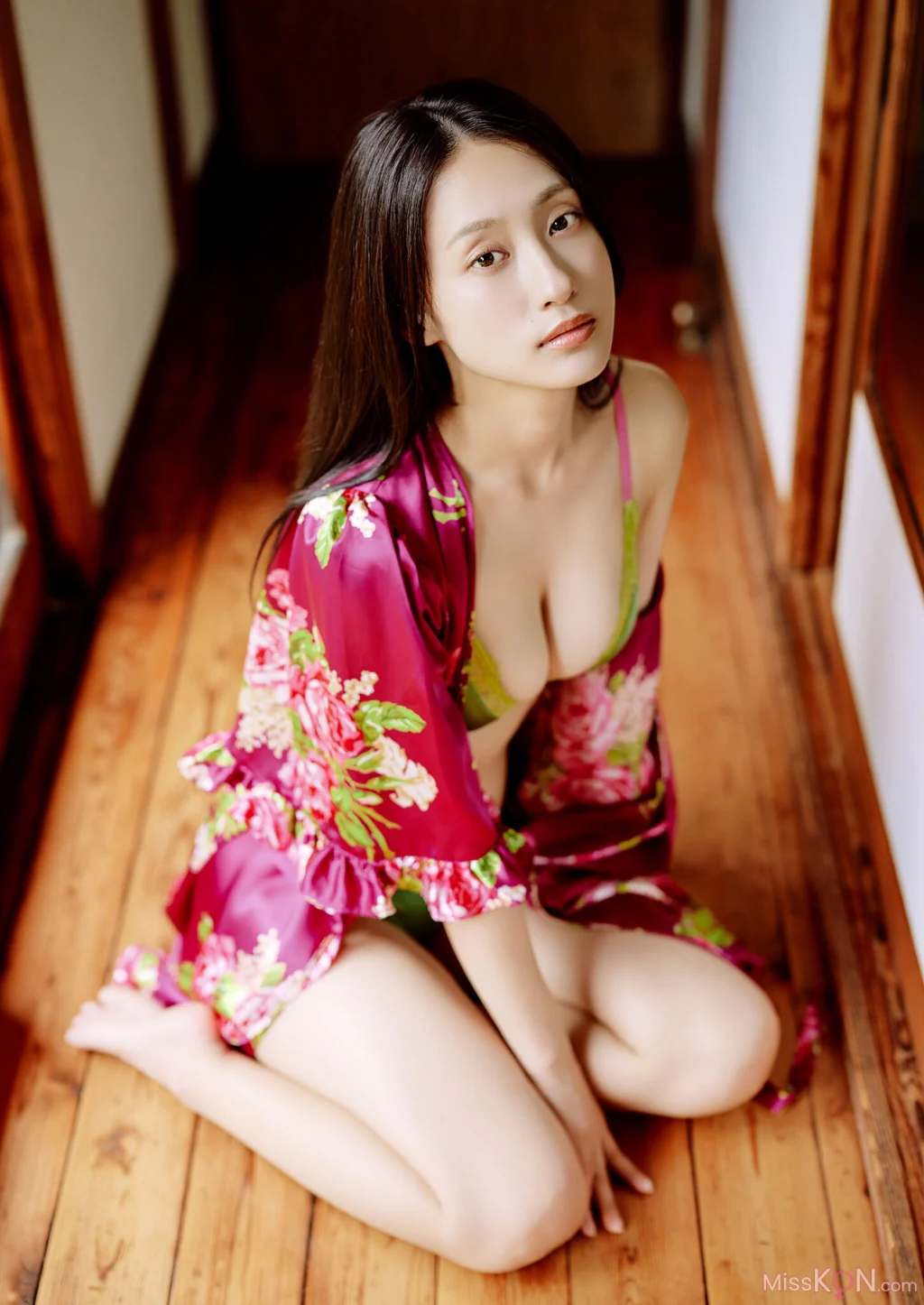 [JP] Sumida Ayano (澄田綾乃): 【デジタル限定】 写真集 『 アイスキャンディーが溶けるまで 』 (82 photos)