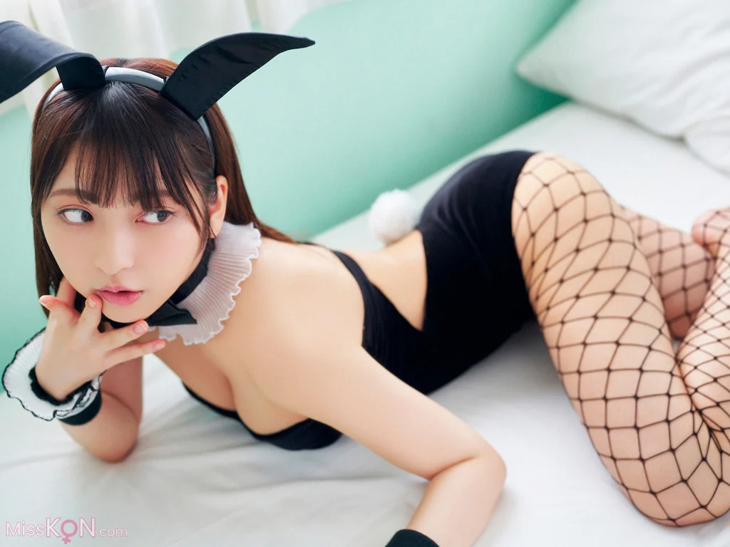 [JP] TOOMI (十味): To Me スピ サン グラビアフォトブック (49 photos)