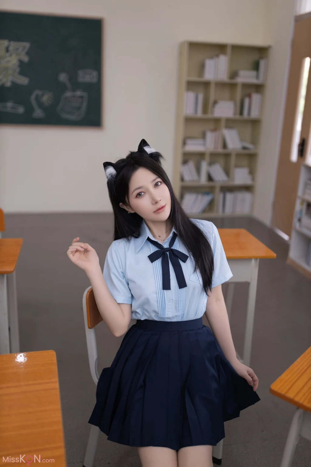 [内购无水印] 鱼子酱Fish: 班长的礼物 (130 photos)