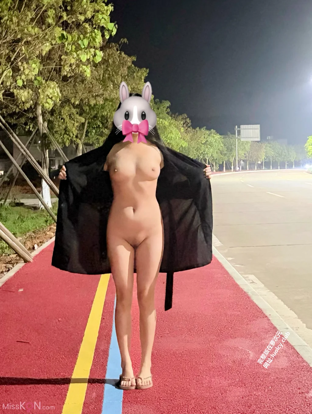 [OtherXXX] Dathinchy: 白虎酥胸萝莉户外露出福利订阅 (51 photos + 12 videos)