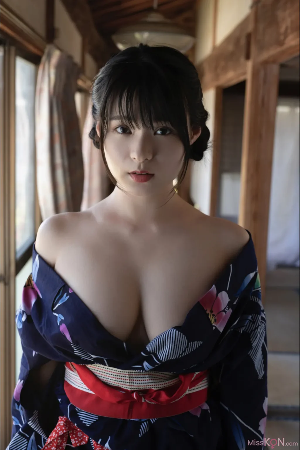 [JP] Mizuki Hoshina (星名美津紀): FRIDAYデジタル写真集 「浴衣を脱いで…」 (34 photos)