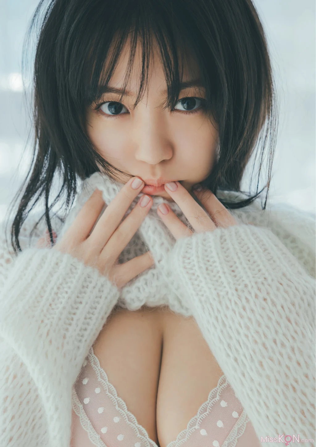 [JP] Yuno Ohara (大原優乃): スピサン グラビアフォトブック ふゆのゆうの (41 photos)