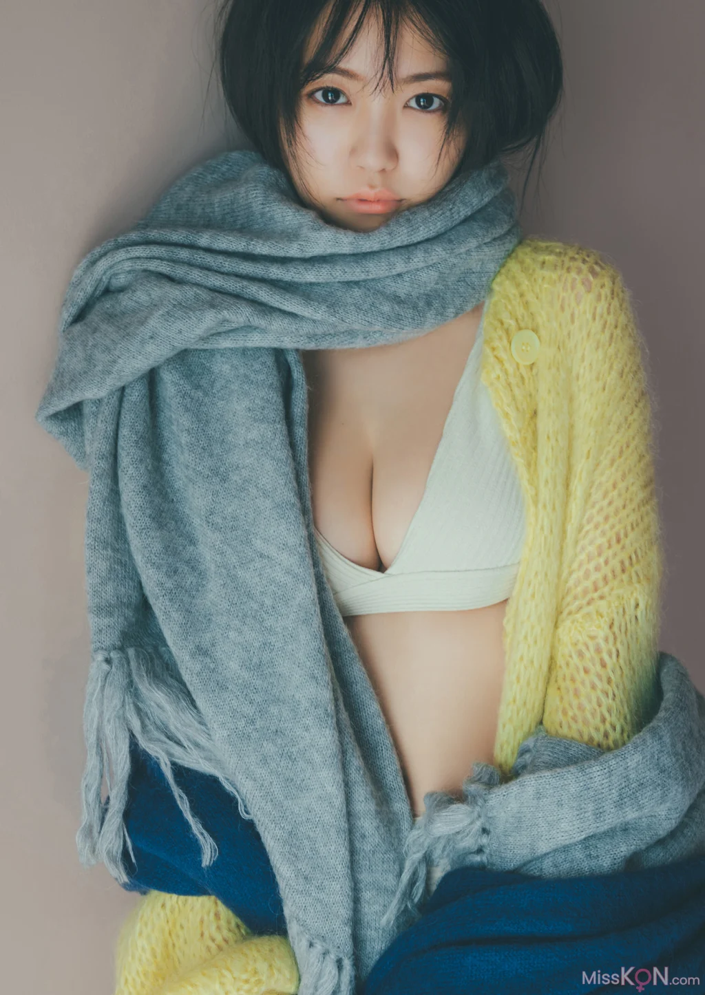[JP] Yuno Ohara (大原優乃): スピサン グラビアフォトブック ふゆのゆうの (41 photos)