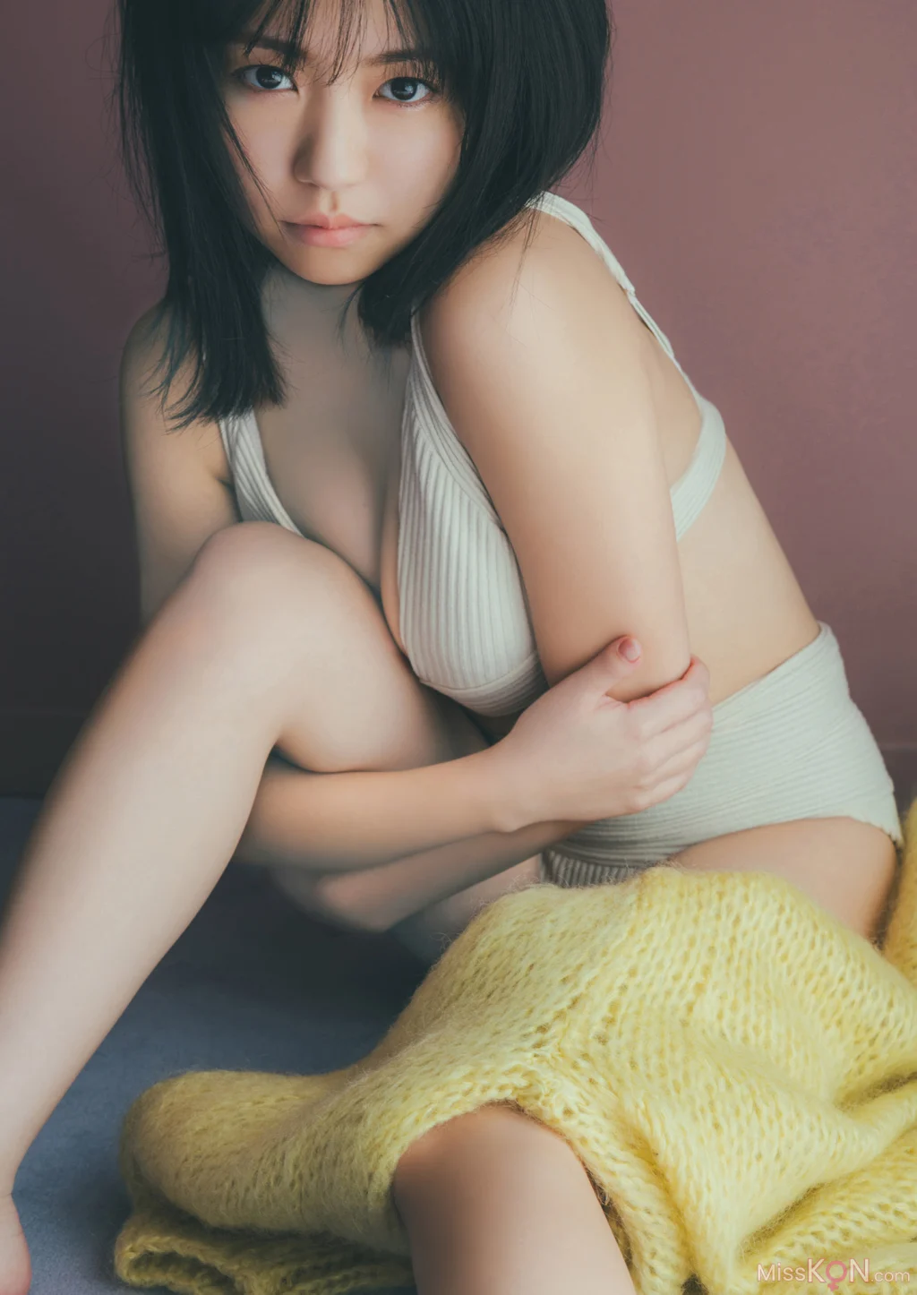 [JP] Yuno Ohara (大原優乃): スピサン グラビアフォトブック ふゆのゆうの (41 photos)
