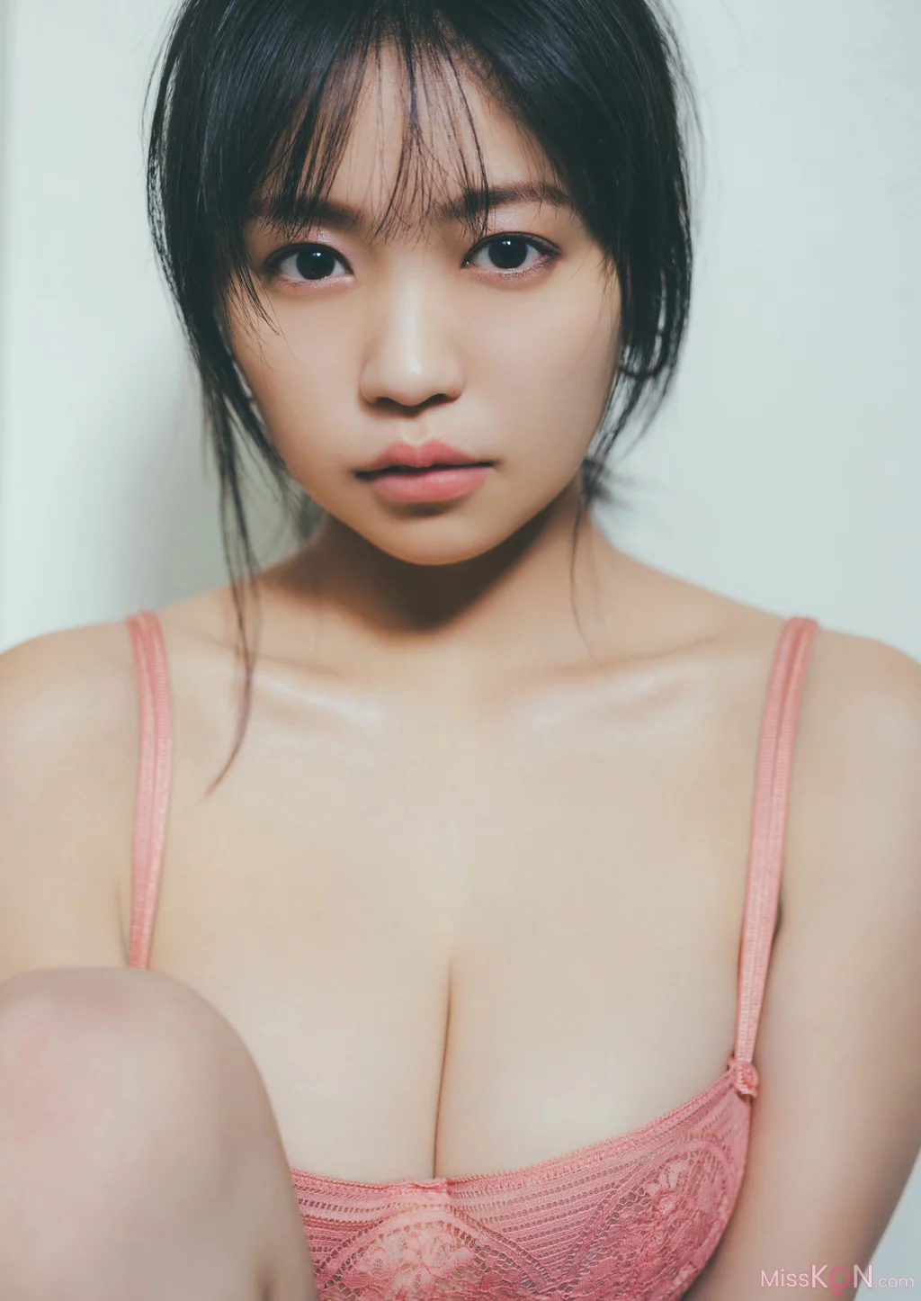 [JP] Yuno Ohara (大原優乃): スピサン グラビアフォトブック ふゆのゆうの (41 photos) – Page 2