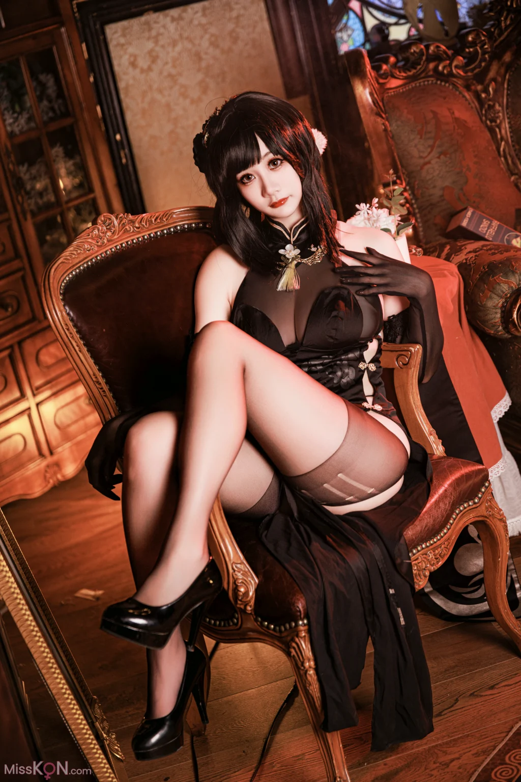 Coser@阿雪雪: 镇海旗袍 (87 photos)