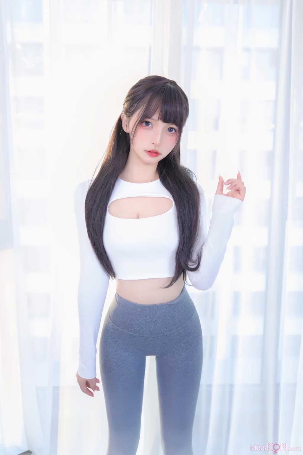 Coser@神楽坂真冬: 瑜伽少女 (75 photos)