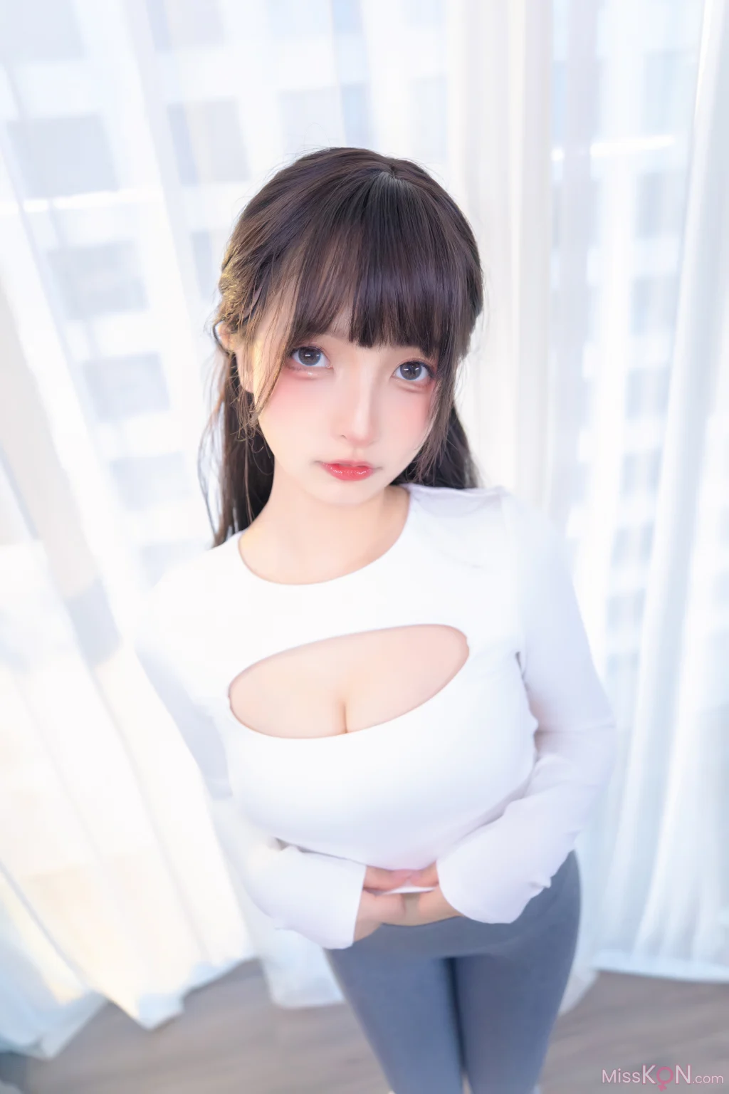Coser@神楽坂真冬: 瑜伽少女 (75 photos)