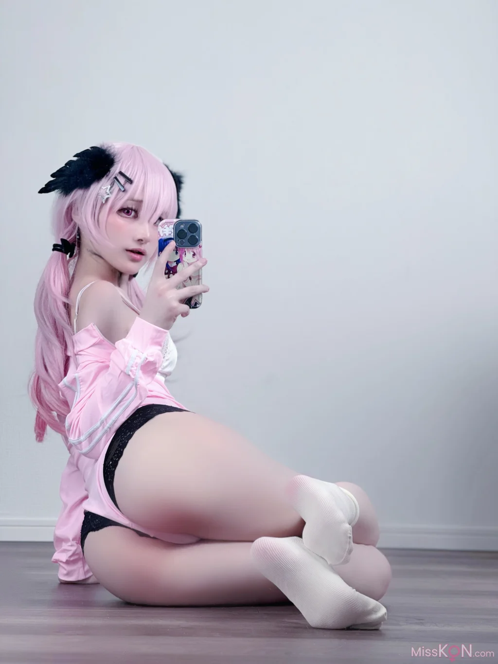 Coser@幼愛Youmeko: 蔚蓝档案 下江小春 体操服 (26 photos)