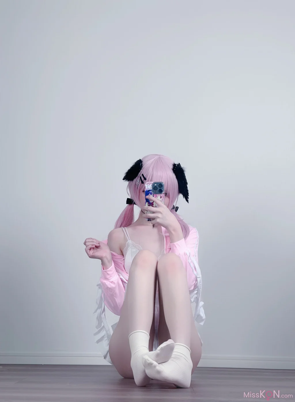 Coser@幼愛Youmeko: 蔚蓝档案 下江小春 体操服 (26 photos)