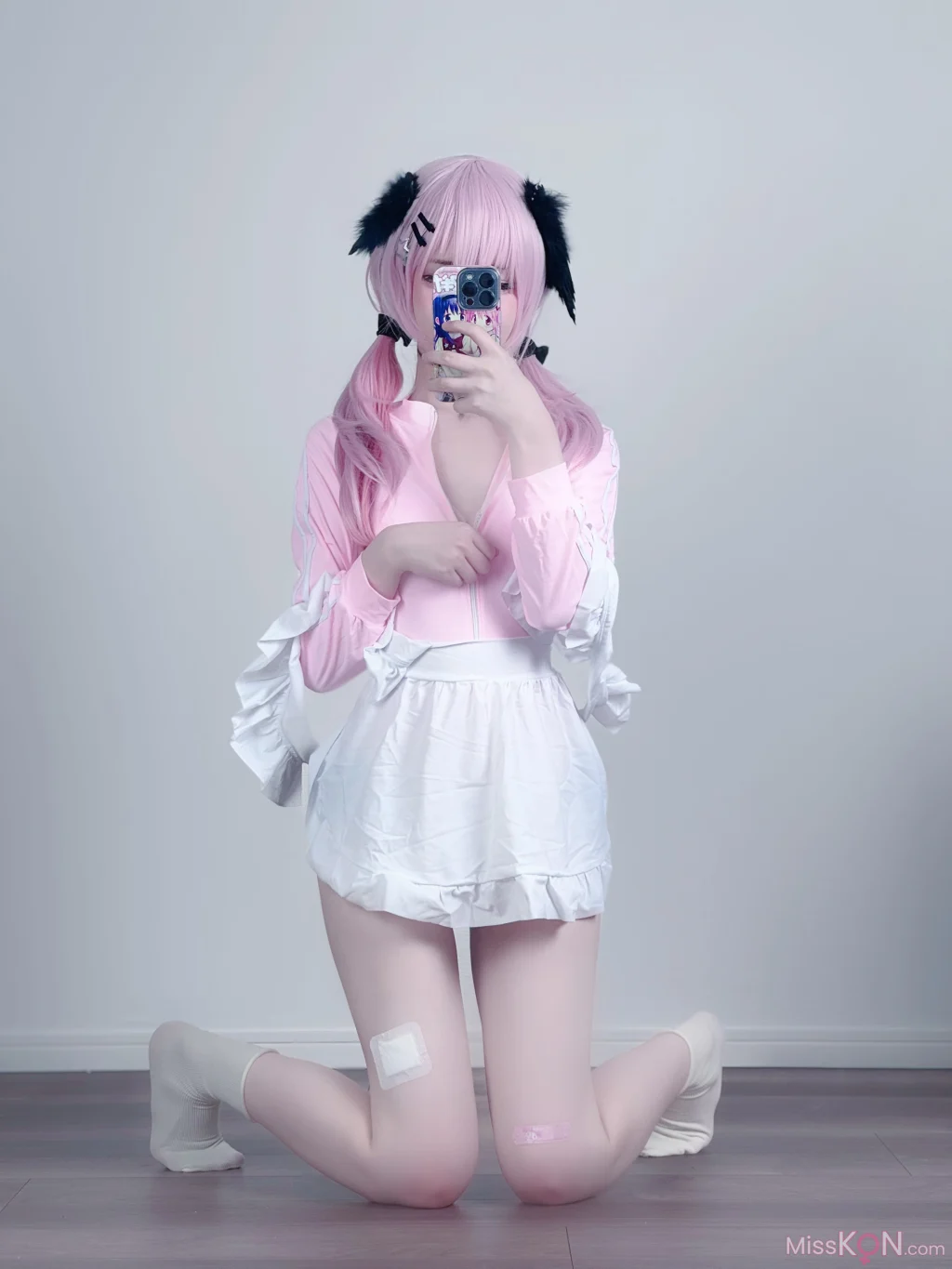 Coser@幼愛Youmeko: 蔚蓝档案 下江小春 体操服 (26 photos)