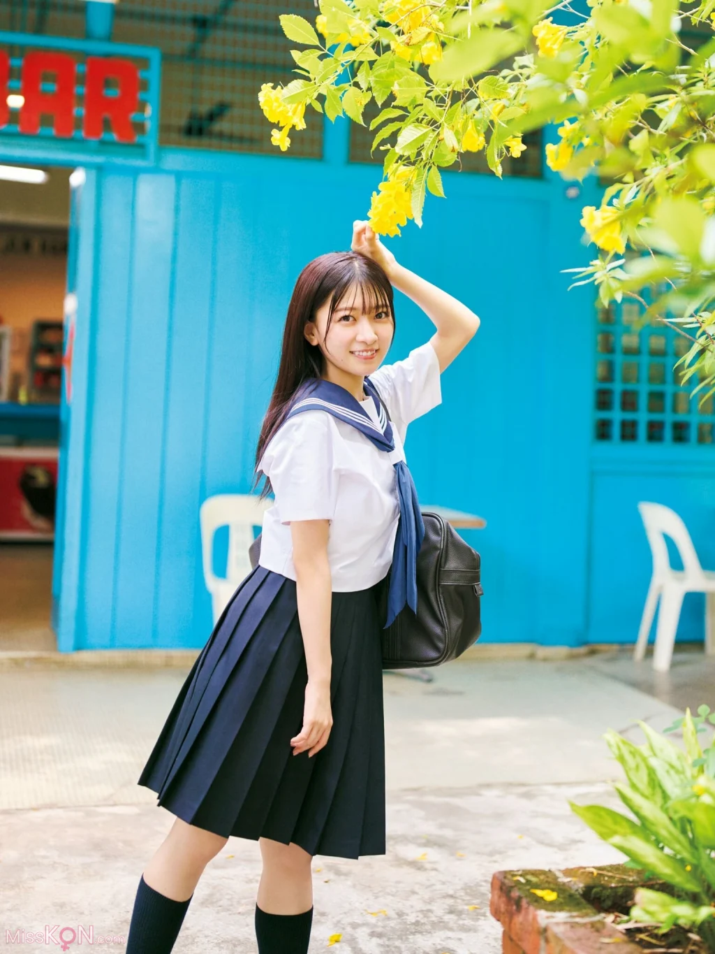 [JP] Nozomi Suzuhara (鈴原希実): 1st写真集 届け (132 photos)