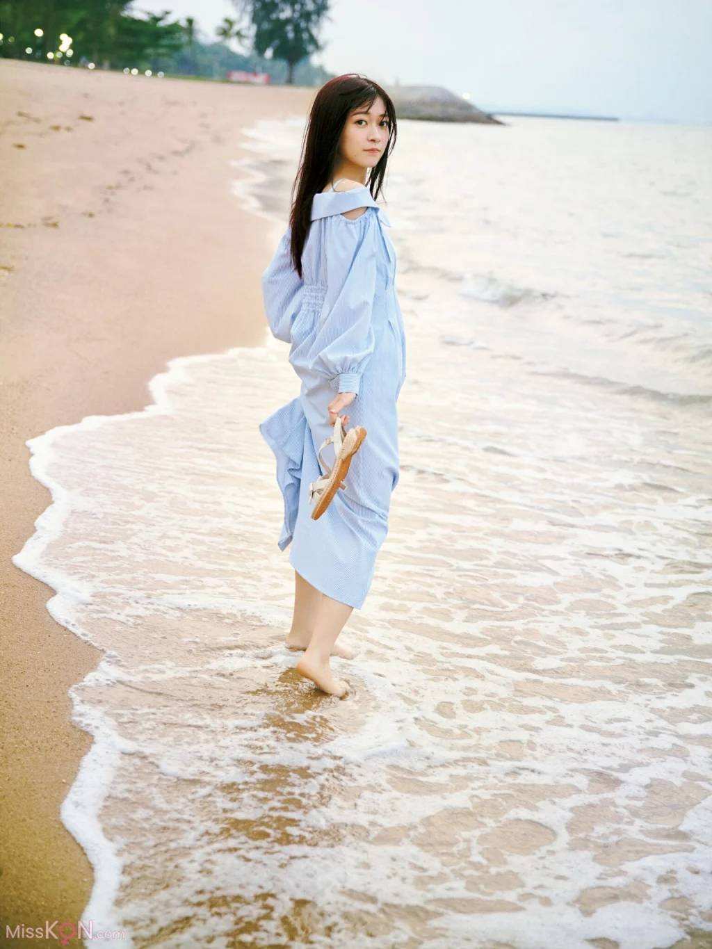 [JP] Nozomi Suzuhara (鈴原希実): 1st写真集 届け (132 photos) – Page 2