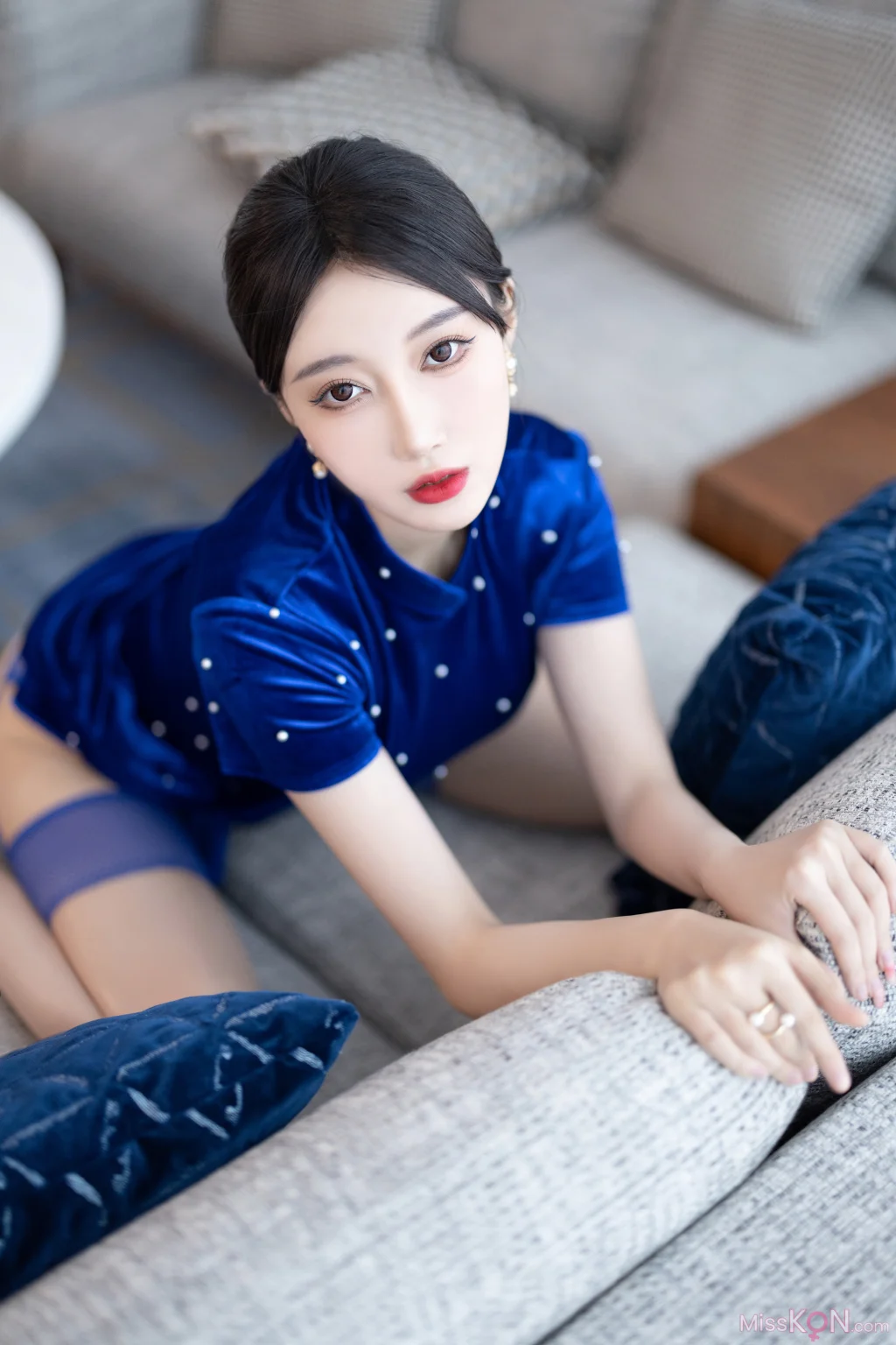 [内购无水印] 玥儿玥er: 蓝色短裙 (91 photos) – Page 2