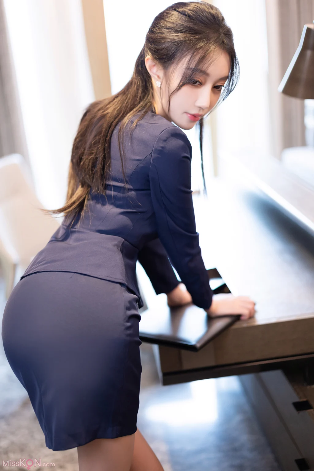 [内购无水印] 玥儿玥er: 秘书OL装 (90 photos)