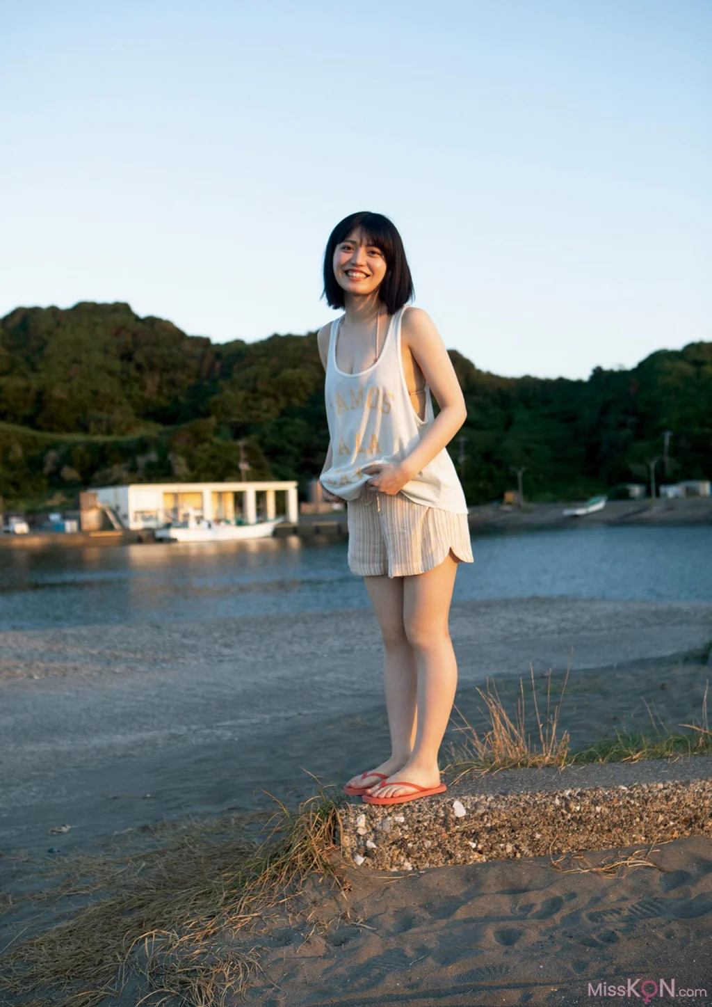 [JP] Mei Ishihama (石浜芽衣): B.L.T.デジタル写真集 (虹のコンキスタドール)「夏を使い果たして」 (52 photos) – Page 2