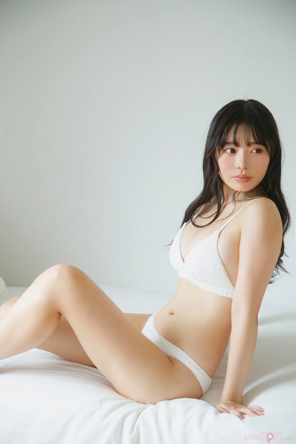[JP] Momoha Takatsuru (高鶴桃羽): 週刊現代デジタル写真集 二十歳のアラベスク (122 photos) – Page 3