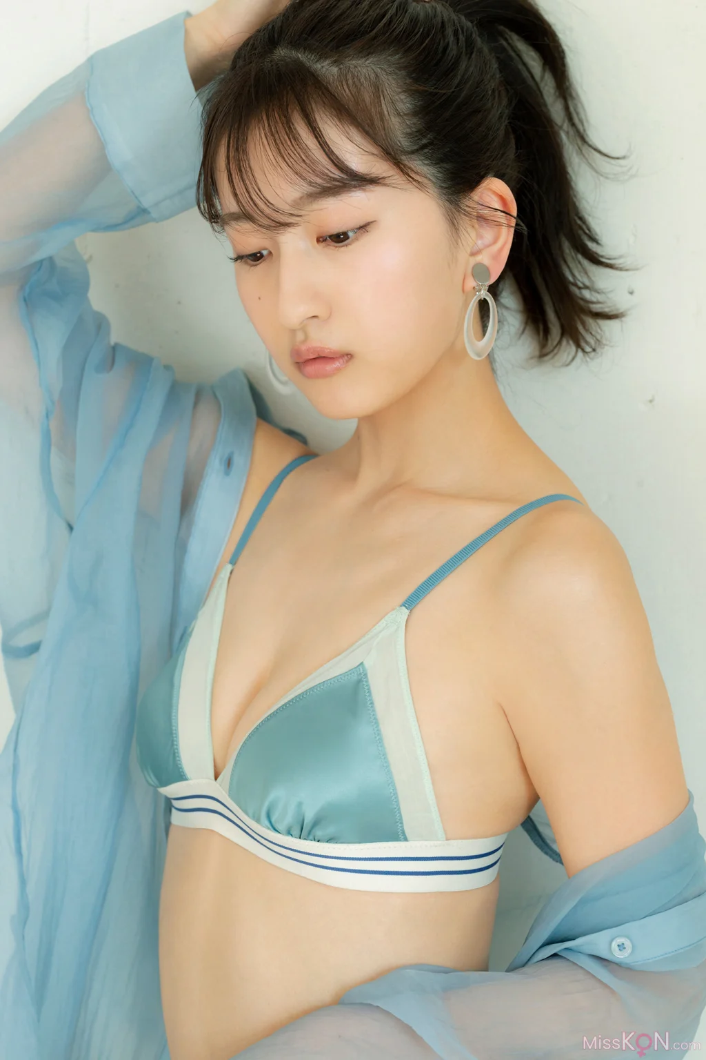 [JP] Rina Saito (斉藤里奈): ミスマガのアソビバ！ミスマガ２０２２ おしゃかわグラビア ヤンマガデジタル写真集 (36 photos)