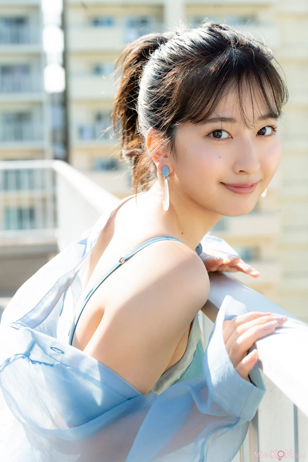 [JP] Rina Saito (斉藤里奈): ミスマガのアソビバ！ミスマガ２０２２ おしゃかわグラビア ヤンマガデジタル写真集 (36 photos) – Page 2