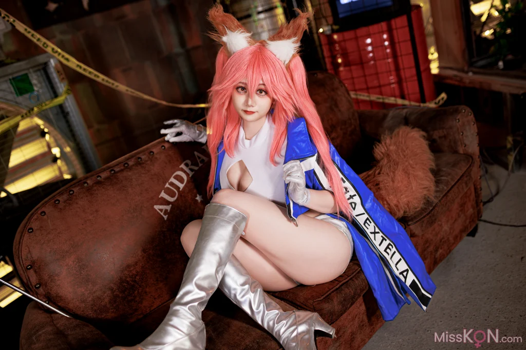 Coser@阿雪雪: FGO 玉藻前赛车服 (90 photos)