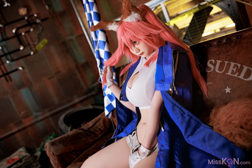 Coser@阿雪雪: FGO 玉藻前赛车服 (90 photos)
