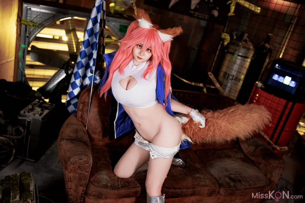 Coser@阿雪雪: FGO 玉藻前赛车服 (90 photos)