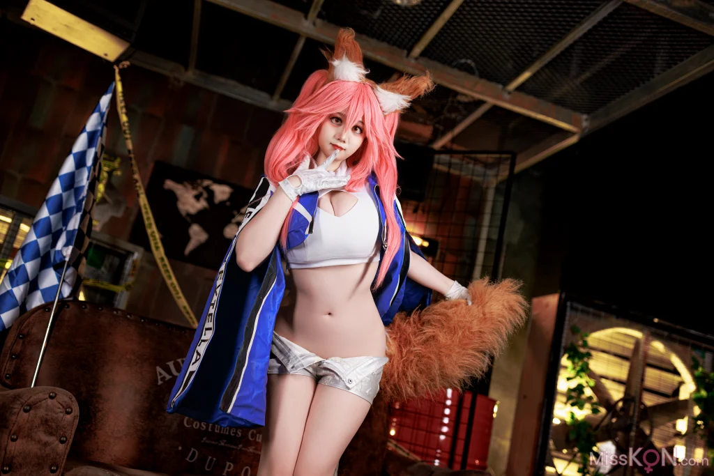 Coser@阿雪雪: FGO 玉藻前赛车服 (90 photos)