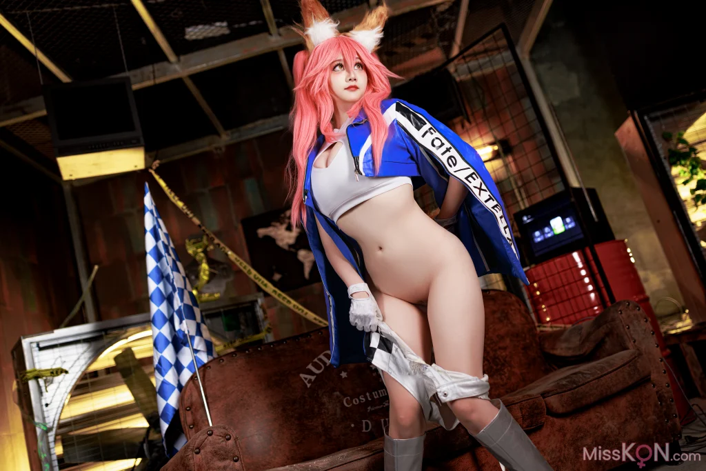 Coser@阿雪雪: FGO 玉藻前赛车服 (90 photos)