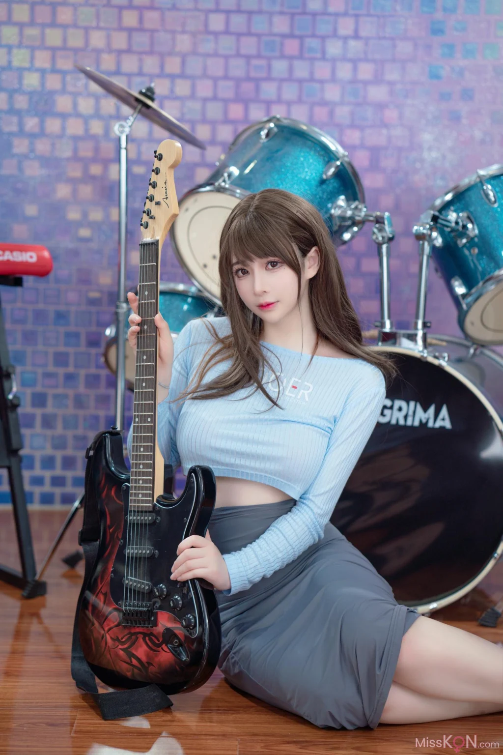Coser@叉子宝宝: 吉他妹妹 (23 photos)
