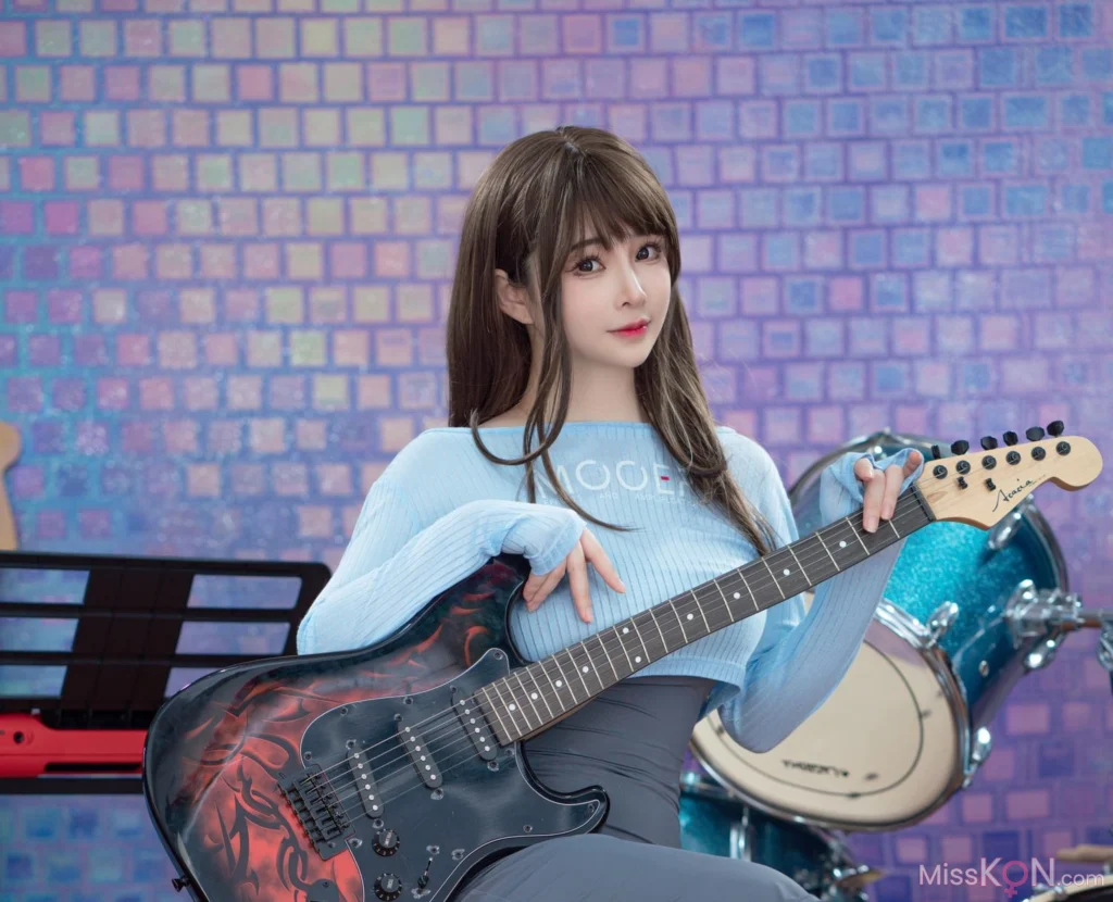 Coser@叉子宝宝: 吉他妹妹 (23 photos) – Page 2