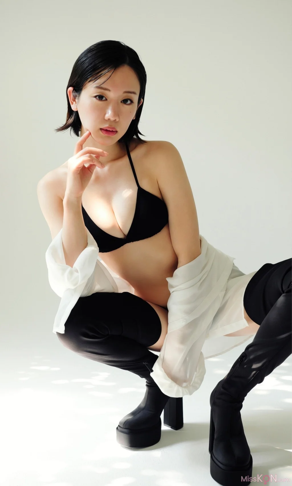 [JP] Yui Arata (新唯): 【デジタル限定】写真集「しならせて」 週プレ PHOTO BOOK (62 photos) – Page 2